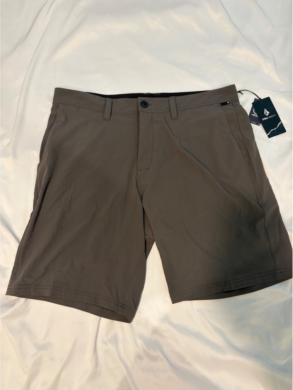 Volcom Men's Gray Casual Shorts Size 38 VTC-Tech